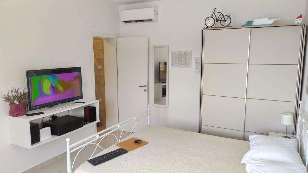 Studio Apartment Luce Marina Exterior photo